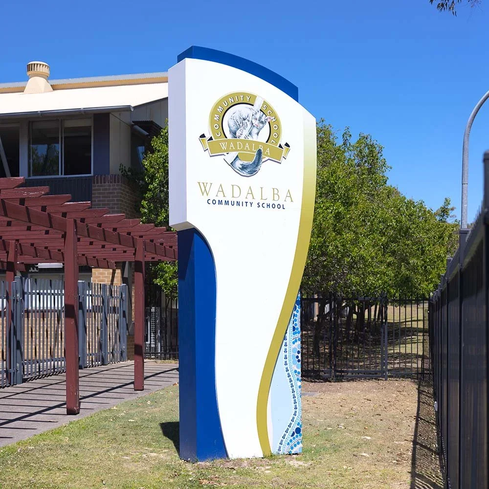 wadalba-community-school-entrance-plinth-sign.webp