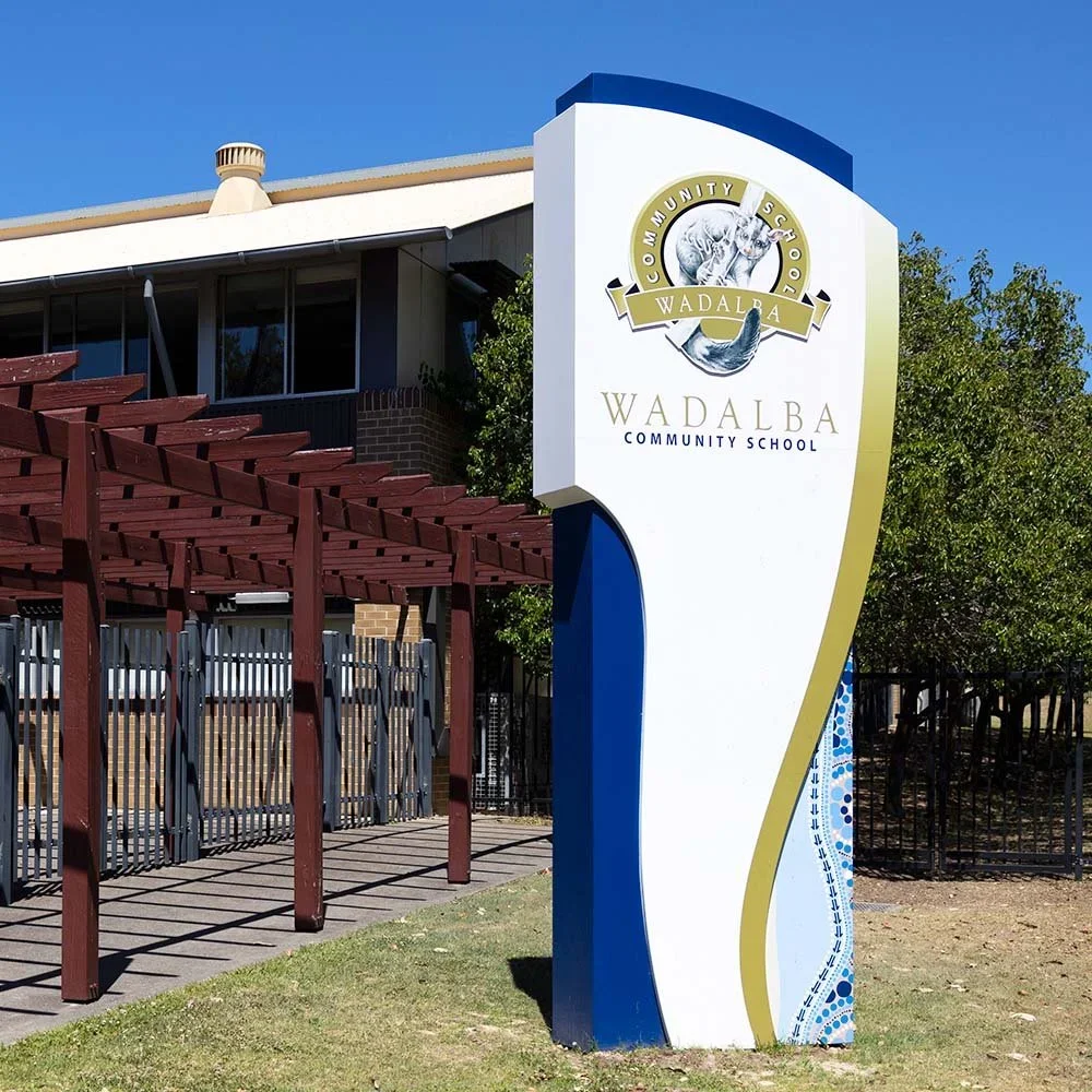 wadalba-community-school-vertical-entrance-monolith-pylon-sign.webp