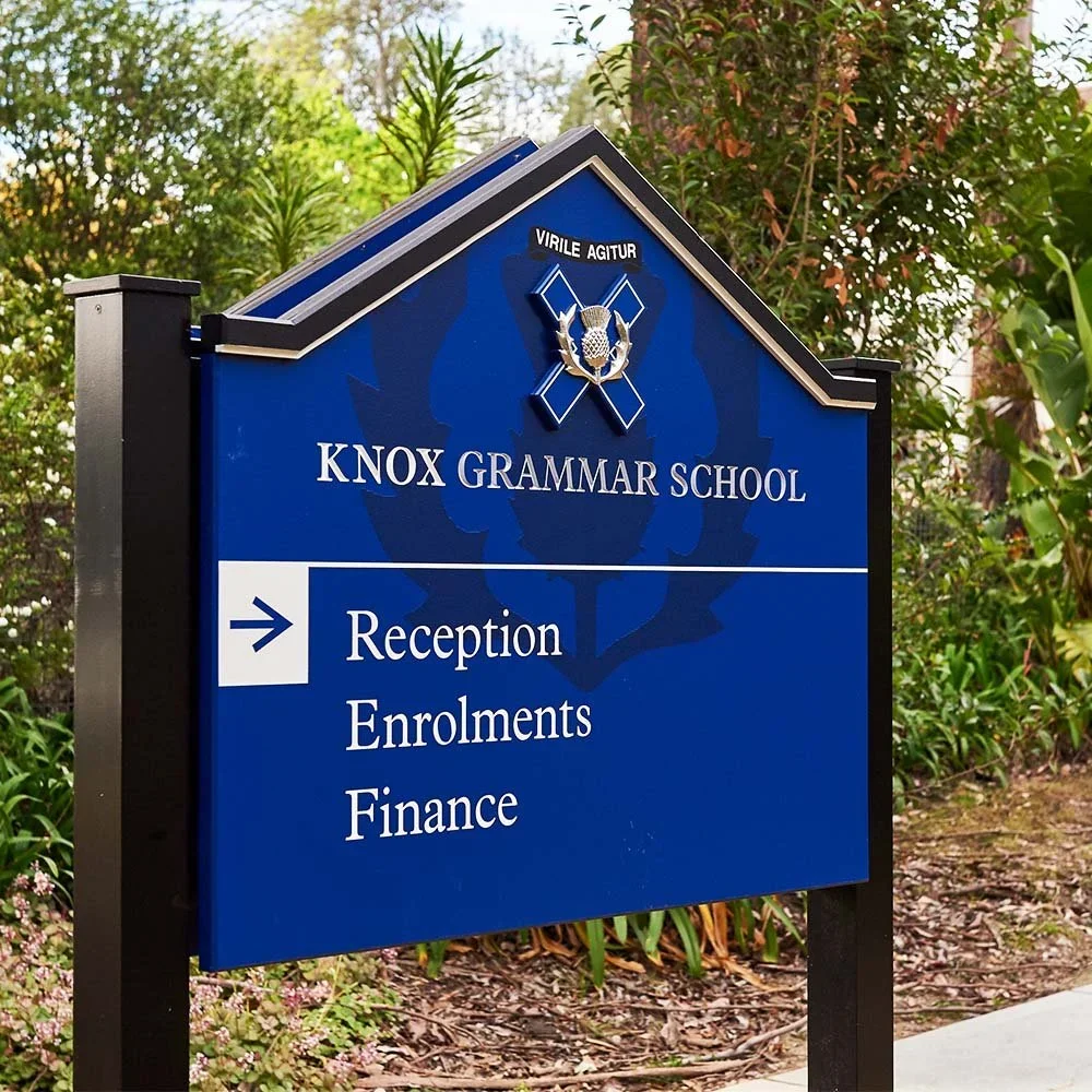 knox-grammar-school-directional-wayfinding-signage.webp