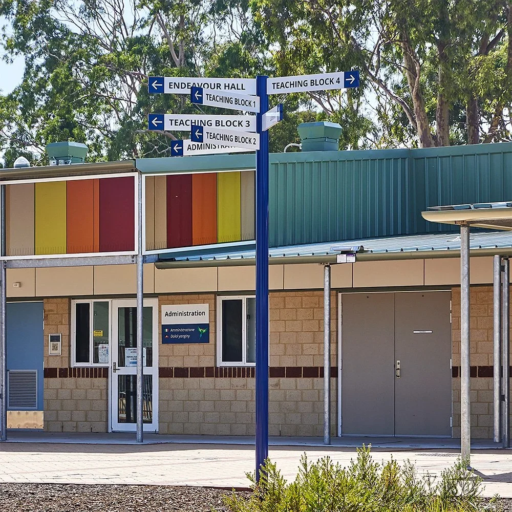 lesmurdie-primary-school-streetpole-directional-wayfinding-sign.webp