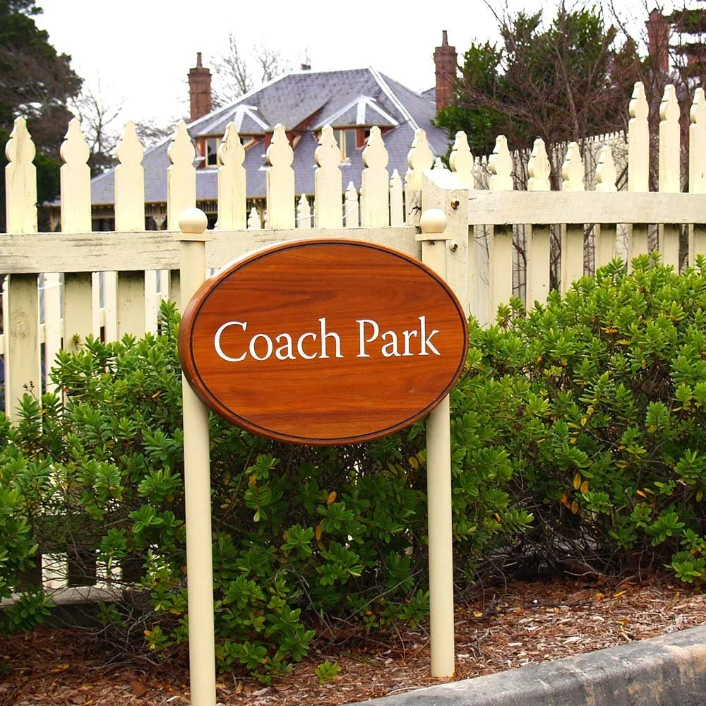 lilianfels-coach-parking-sign.webp