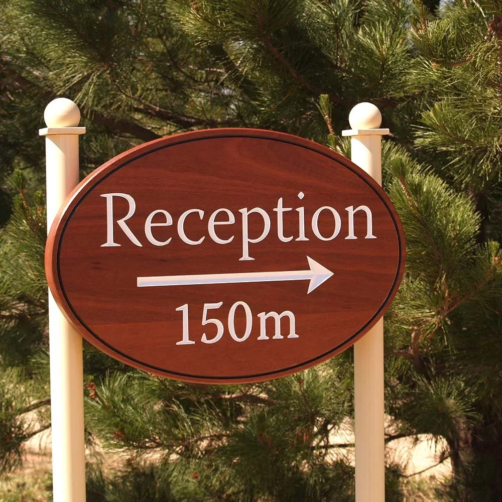 lilianfels-resort-directional-signs.webp