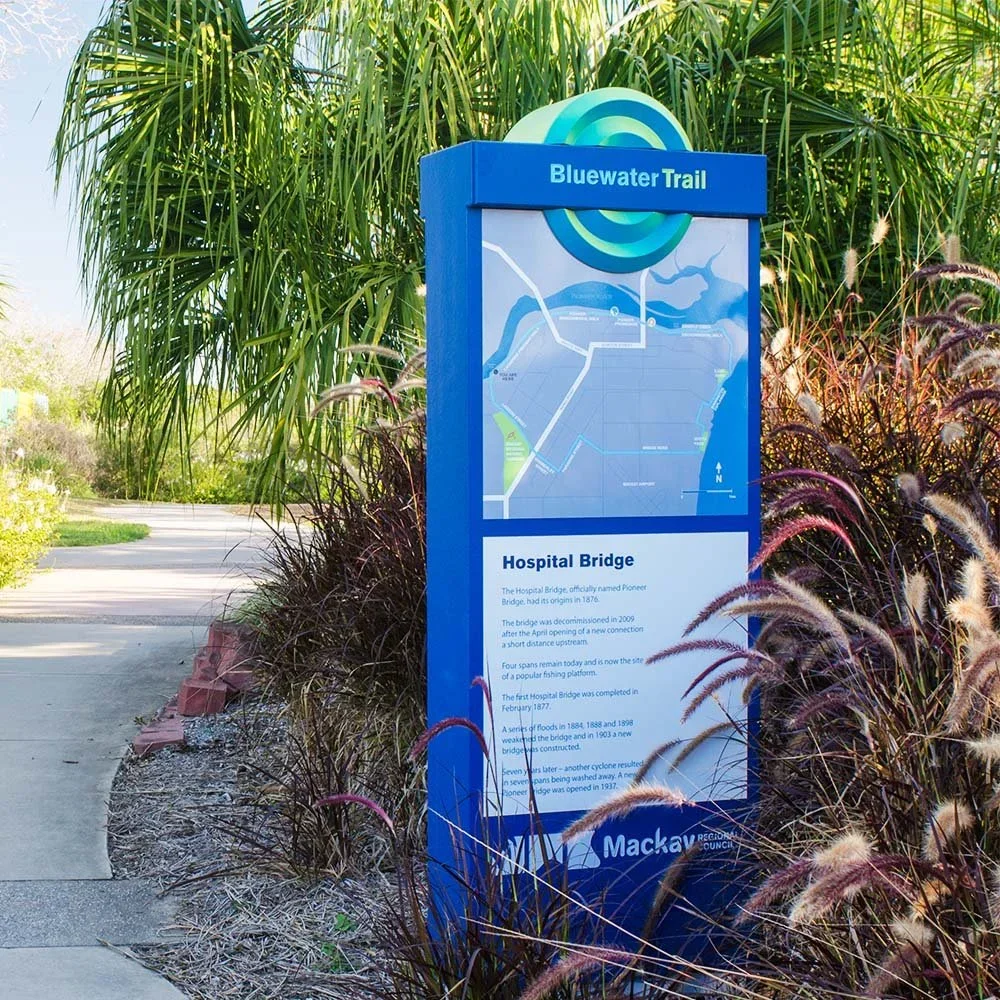 mackay-rc-bluewater-trail-hospital-bridge-wayfinding-sign.webp