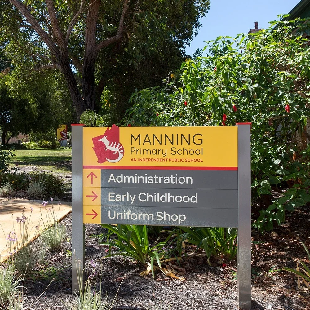 manning-primary-school-directional-pylon-sign.webp