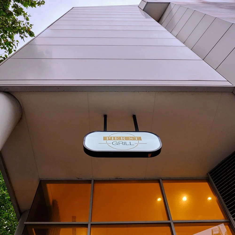 novotel-sydney-darling-square-pier-street-grill-sign-illuminated-hung-sign.webp
