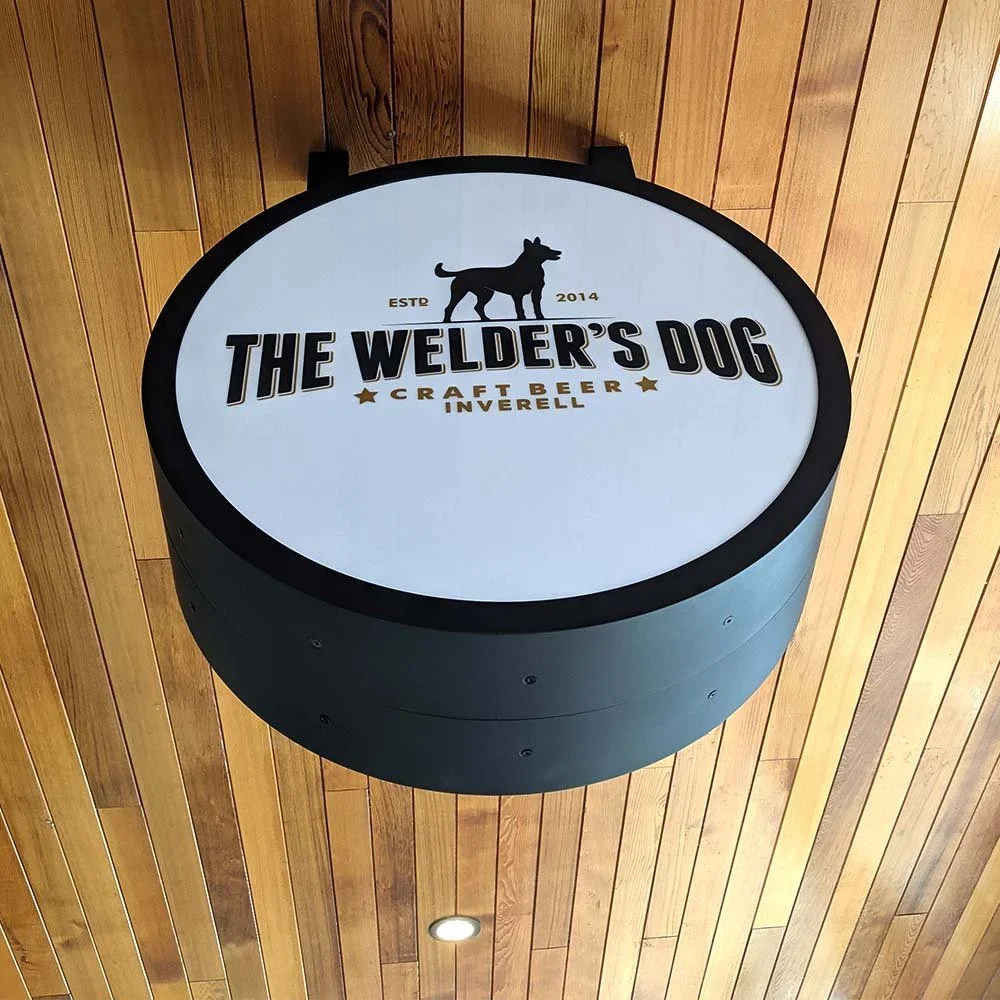 the-welders-dog-inverell-hotel-double-sided-suspended-light-box-sign.webp