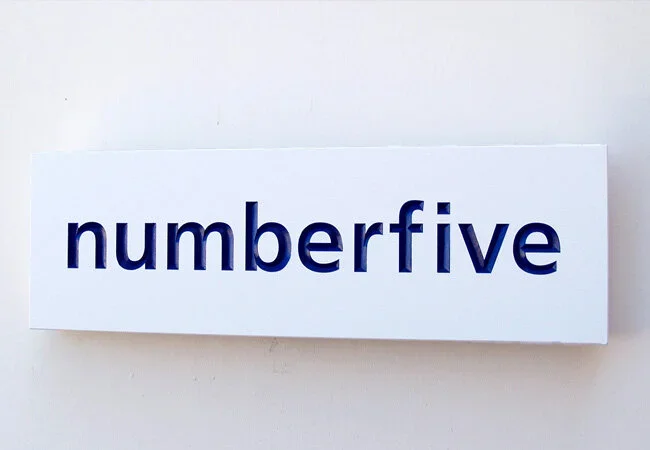 numberfive-house-sign.webp