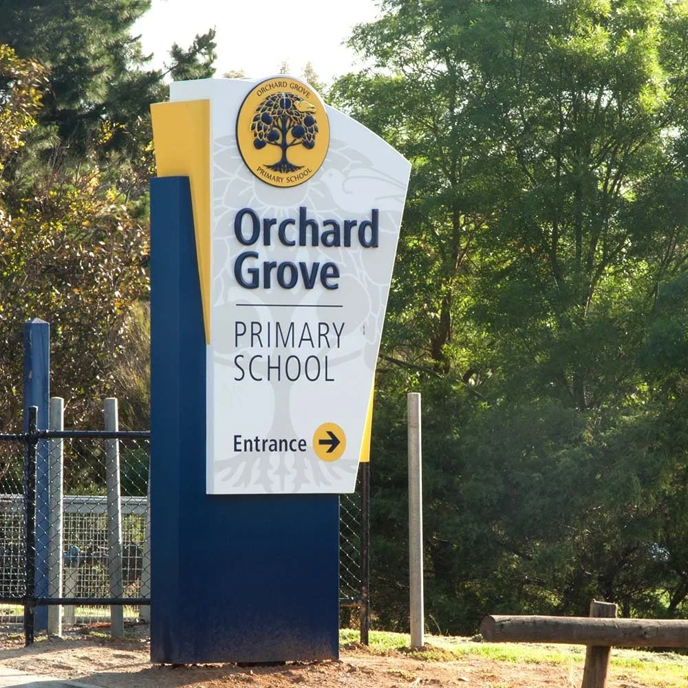 orchard-grove-primary-school-monument-entrace-sign-vic.webp