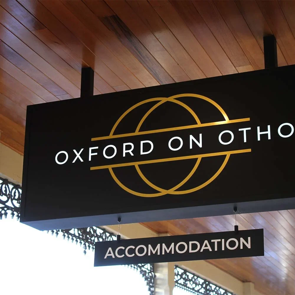 oxford-on-otho-light-box-sign.webp