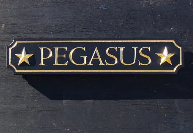 pegasus-quarterboard-house-sign.webp