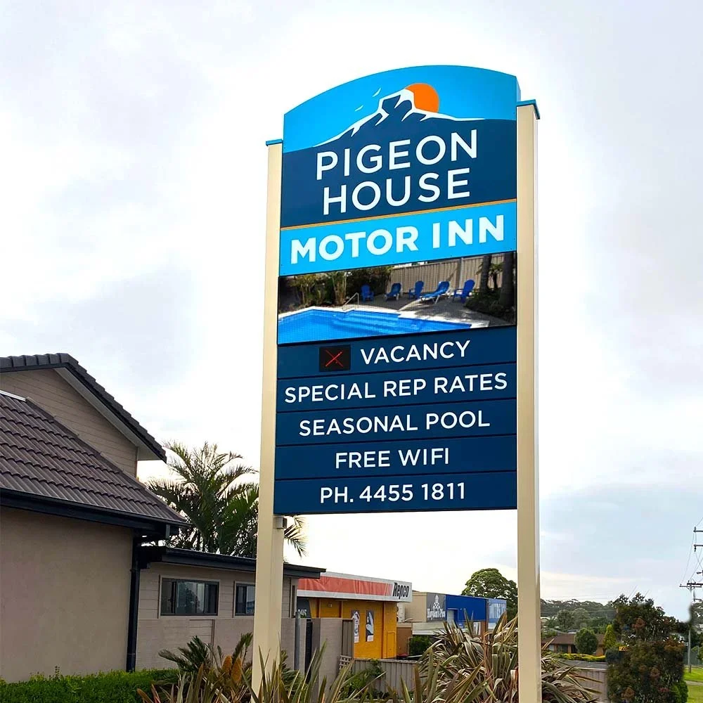 pigeon-house-motel-electronic-signage.webp
