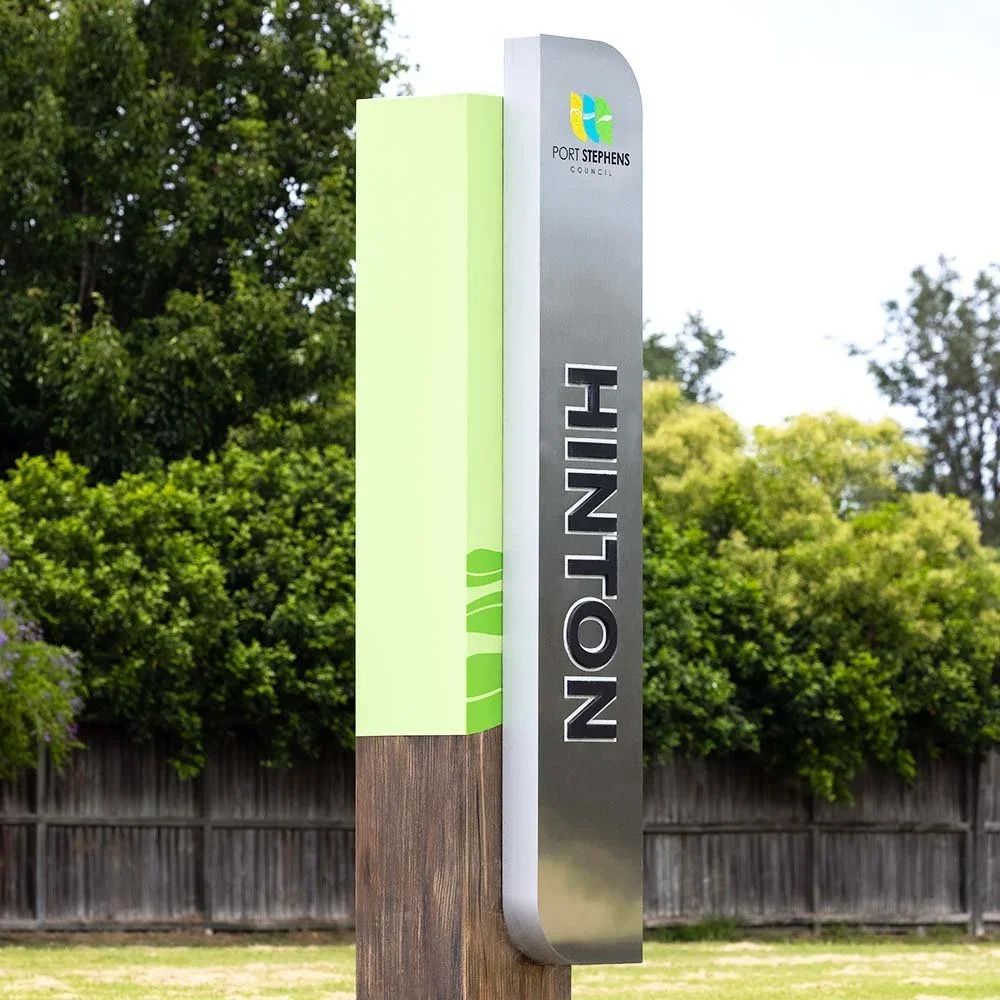port-stephens-town-entrance-signage.webp