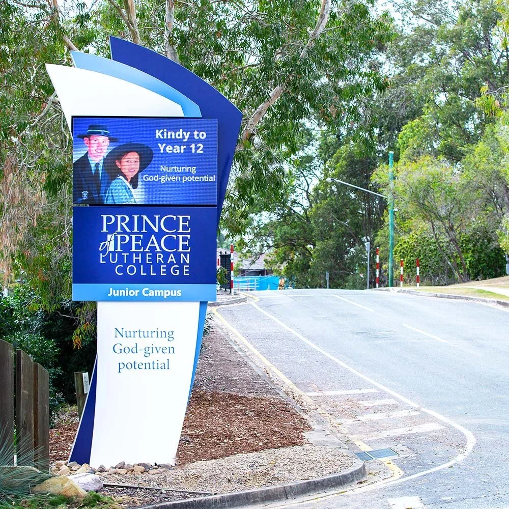 prince-of-peace-lutheran-college-entrance-pylon-digital-signage-australia.webp