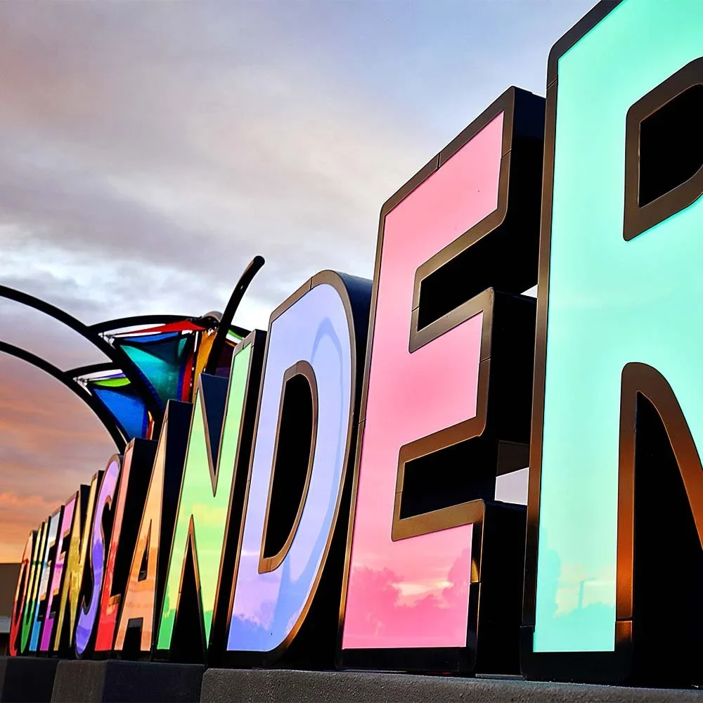 queenslander-illuminated-entrance-sign-with-rgb-lights.webp