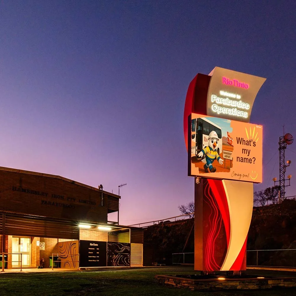 rio-tinto-paraburdoo-operations-digital-message-board-pylon-sign-pilbara.webp