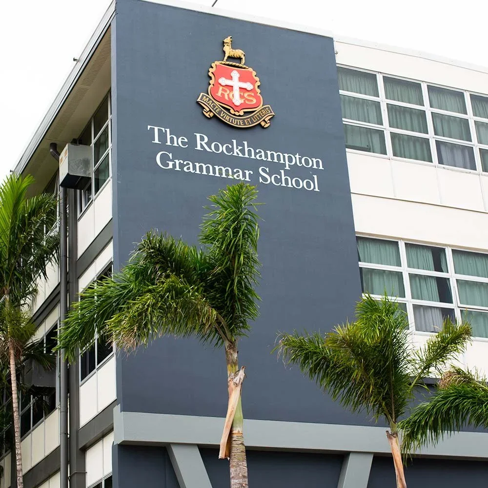 rockhampton-grammar-school-wall-mounted-branding-signage.webp