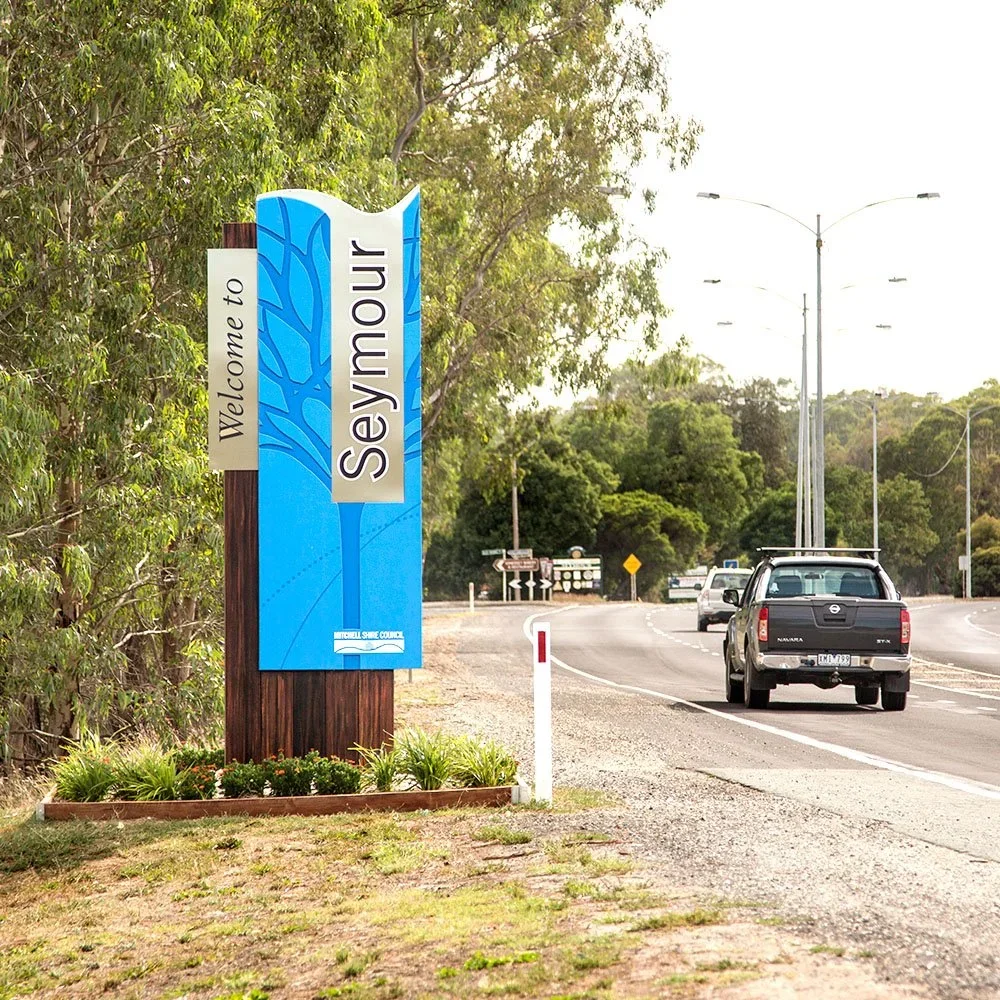 seymour-frangible-town-welcome-monument.webp