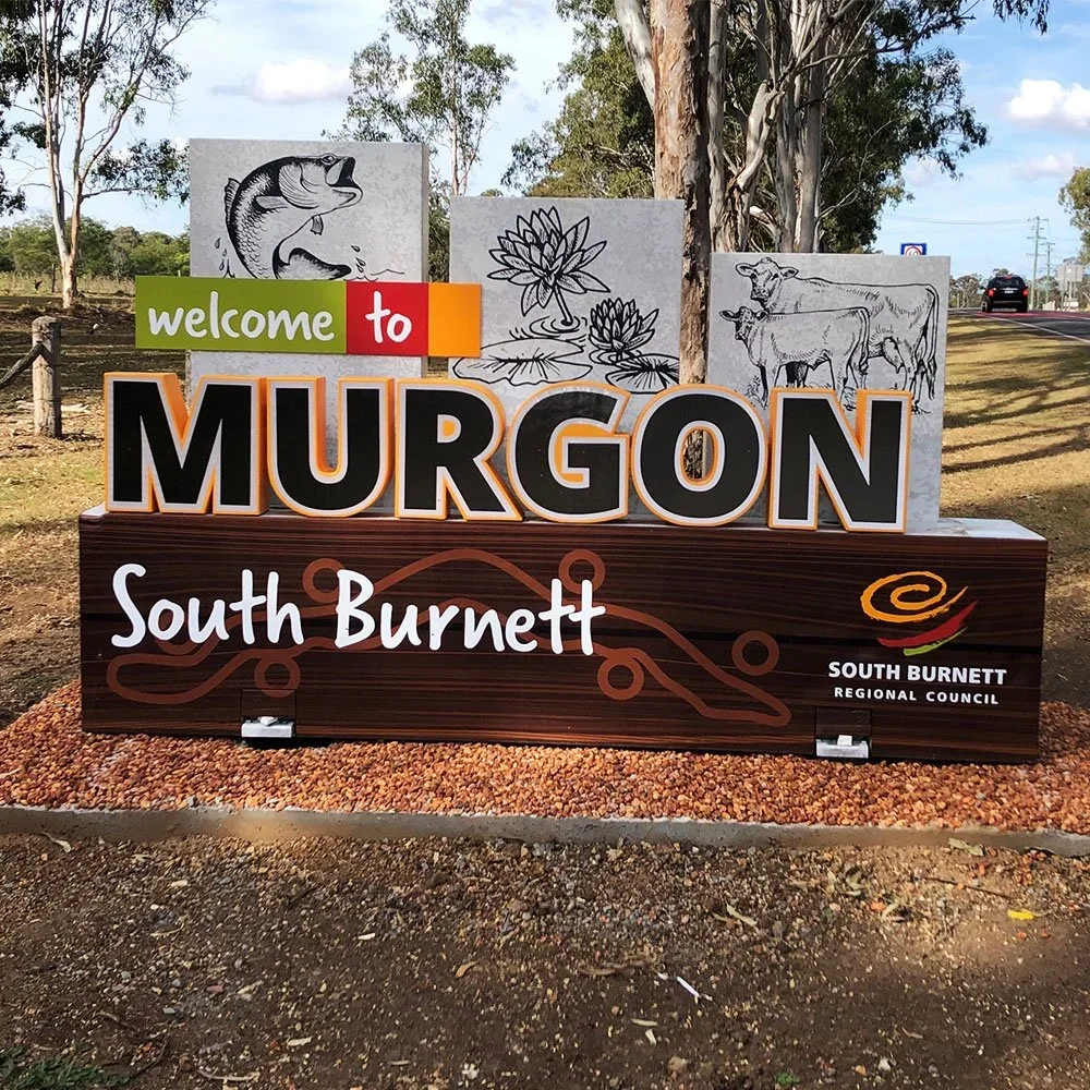 south-burnett-regional-council-welcome-murgon-sign-frangible-plinth.webp
