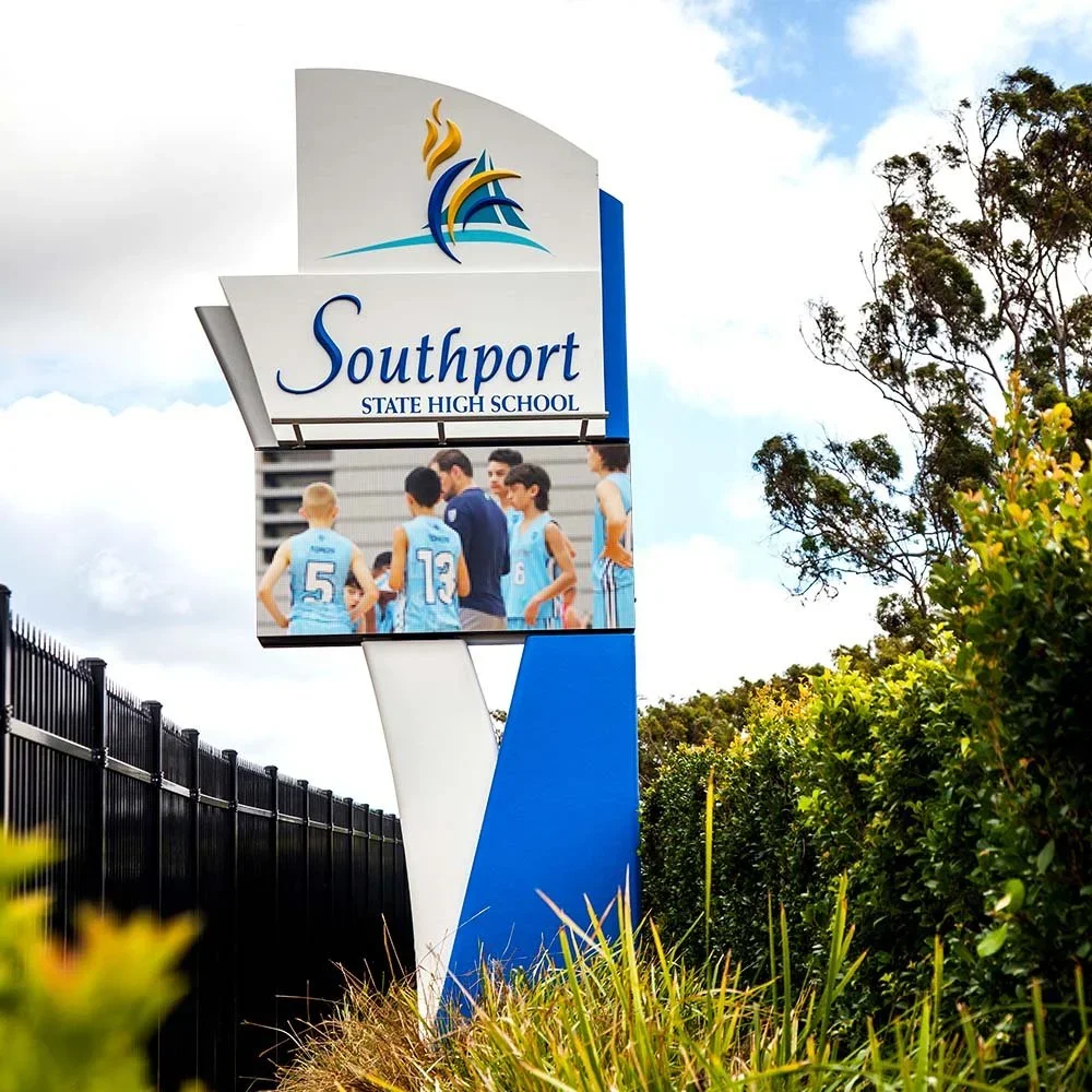 southport-state-high-school-digital-monument-signage.webp