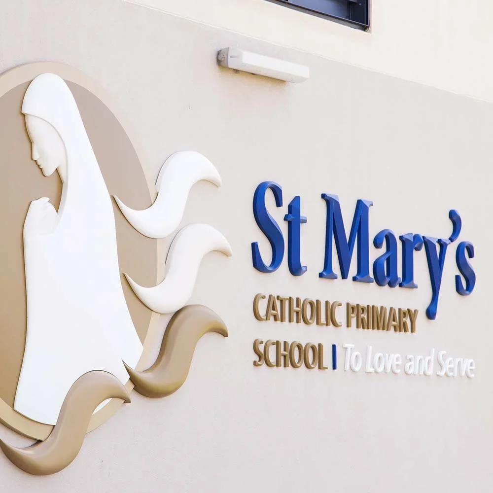 st-marys-catholic-school-rockhampton-three-dimensional-building-branding-sign.webp
