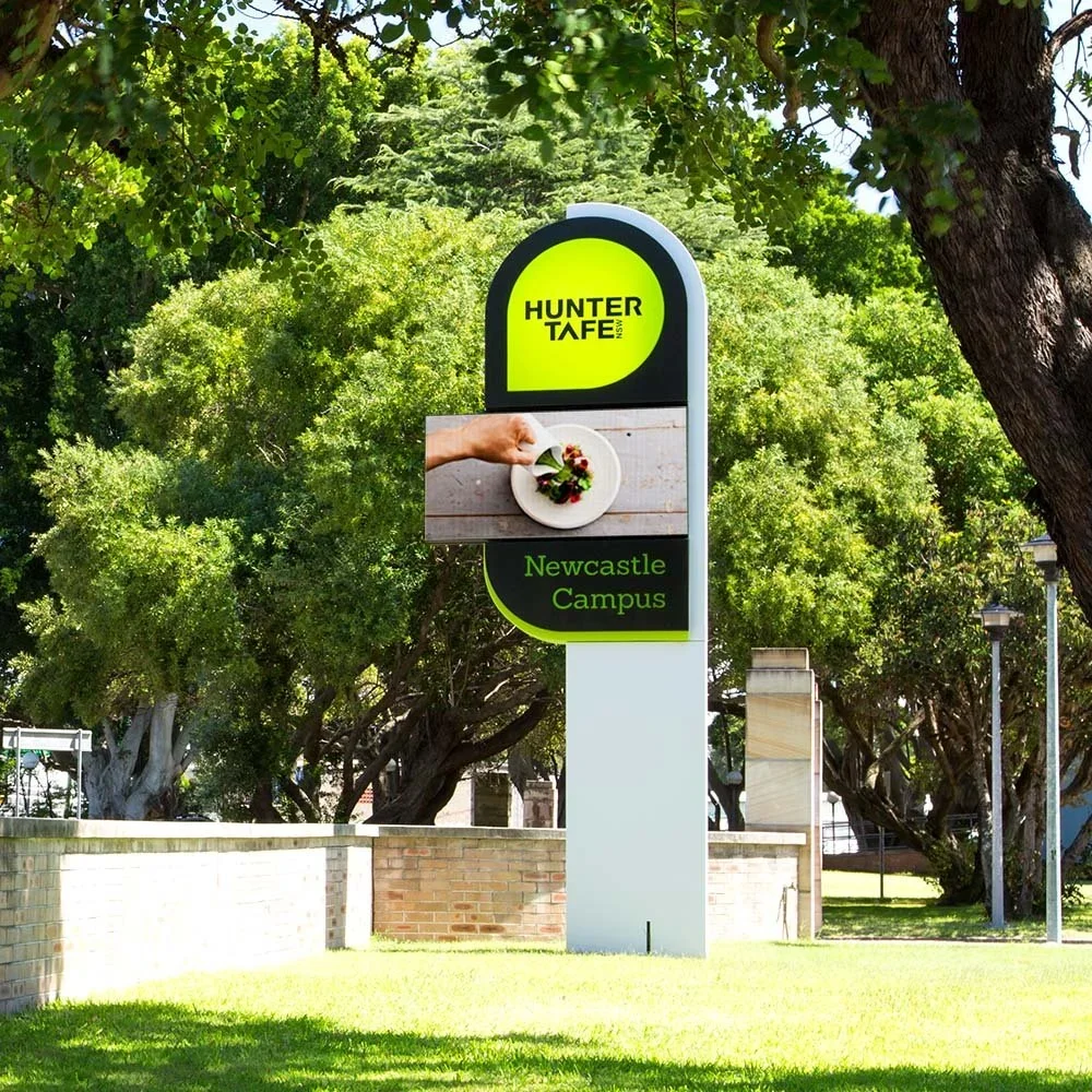 tafe-nsw-newcastle-main-campus-digital-signage.webp
