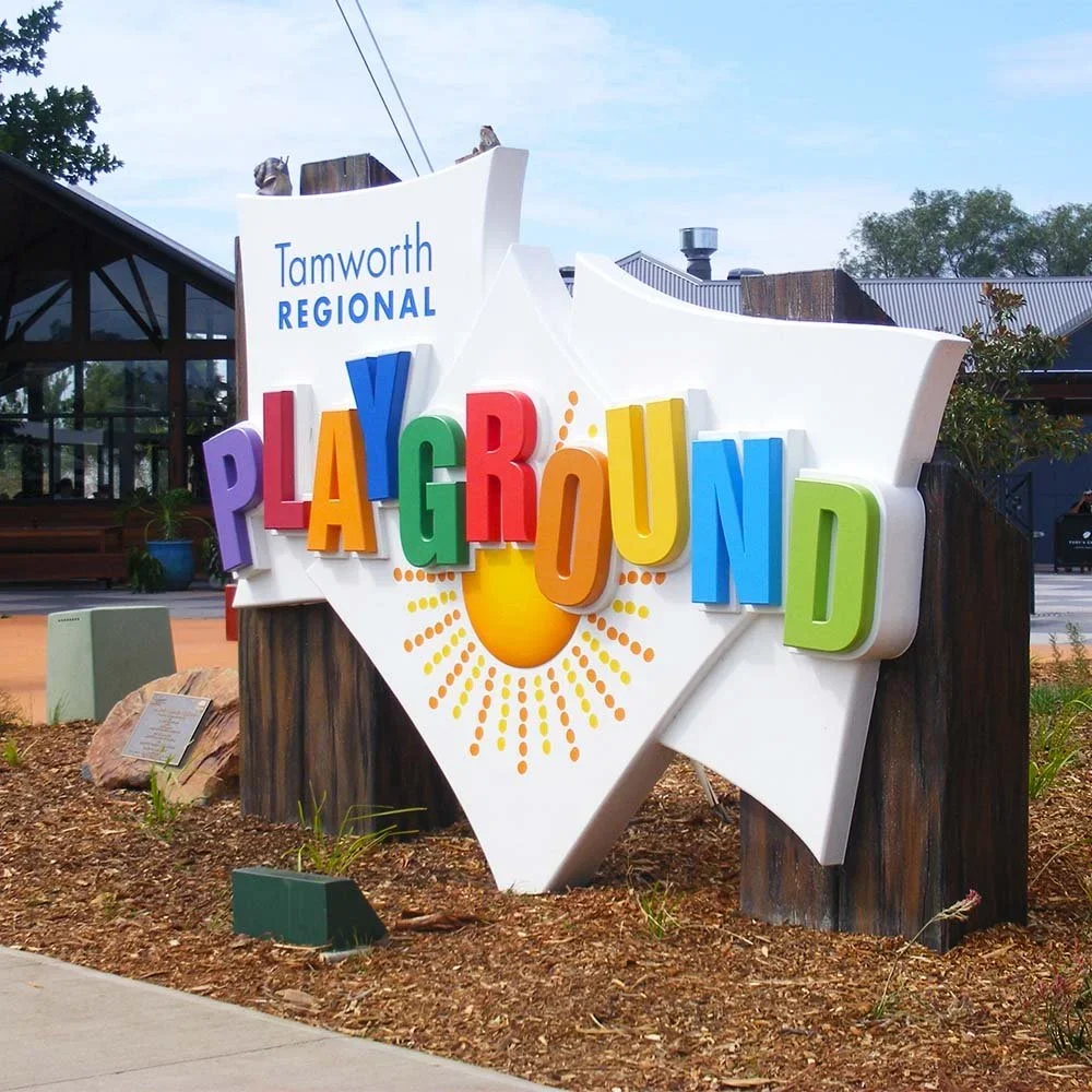 tamworth-regional-playground-three-dimensional-faux-timber-monument-park-sign.webp
