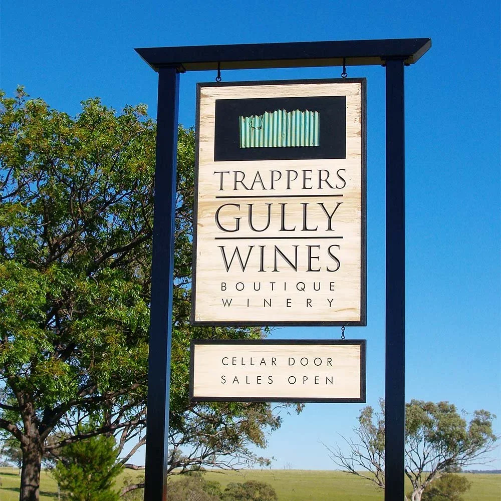 trappers-gully-wines-pylon-sign.webp