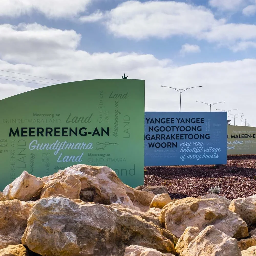warrnambool-entrance-sign-indigenous-promotion.webp