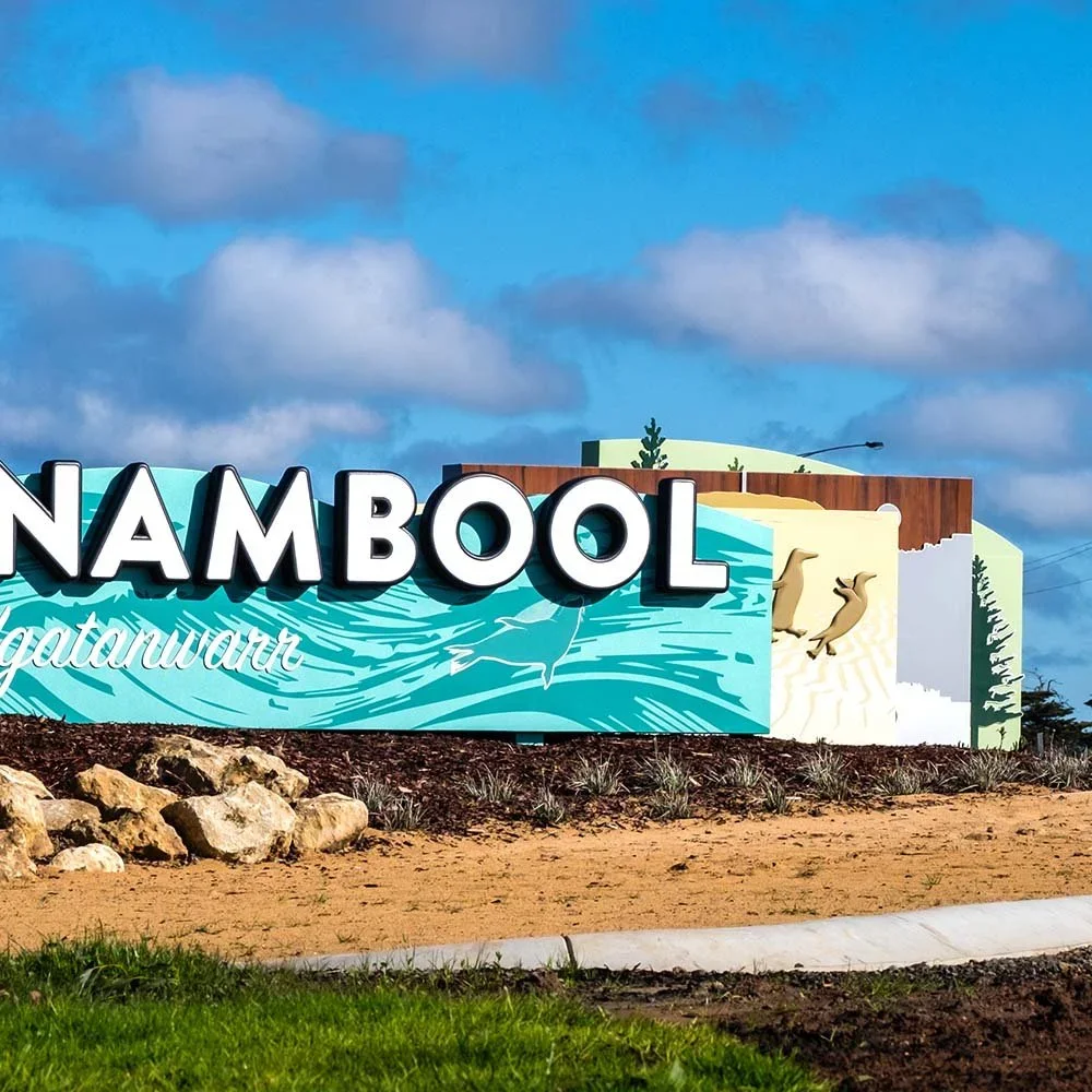 warrnambool-town-entrance-welcome-sign.webp