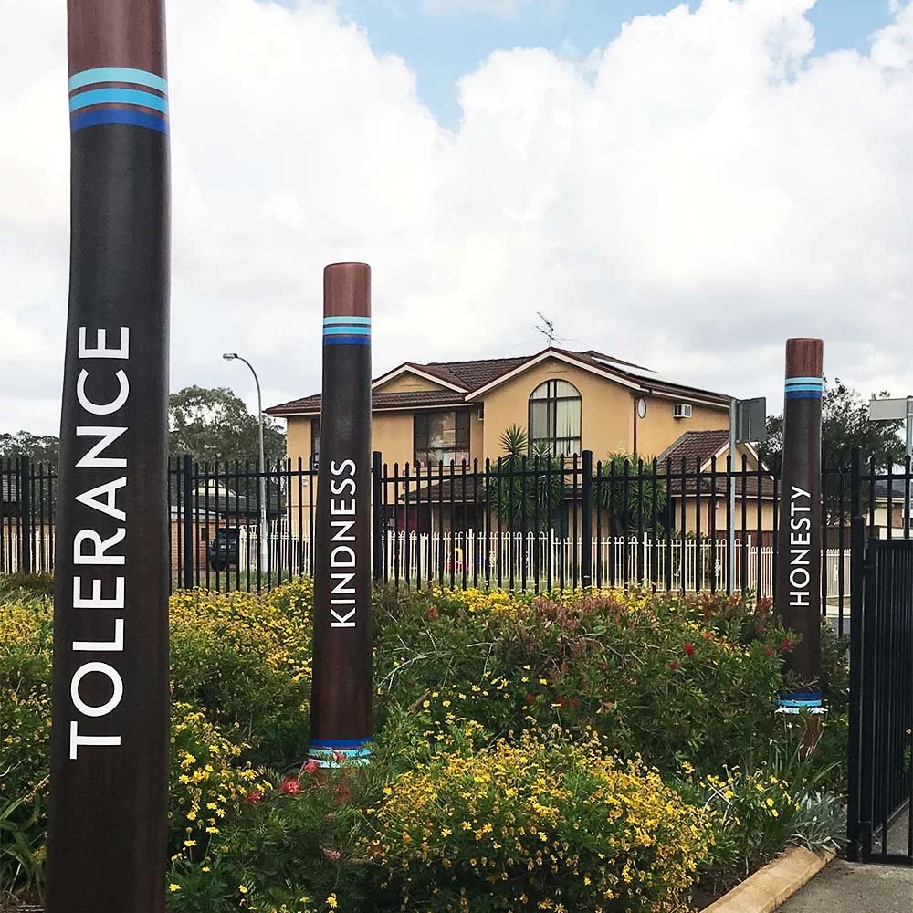 blackwell-public-school-didgeridoo-totems.jpg