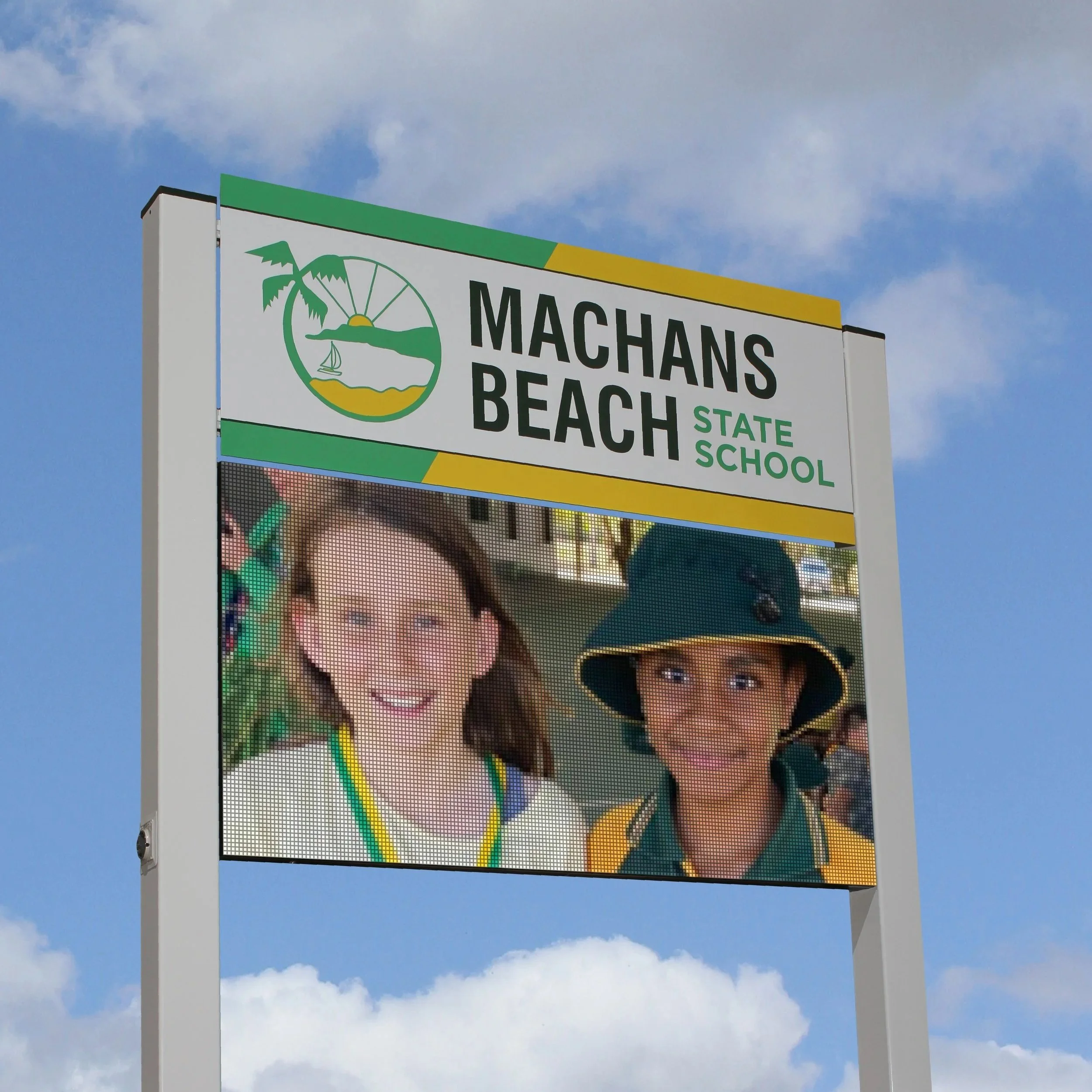35435-01_Machans_Beach_State_School_LED_Sign.jpg