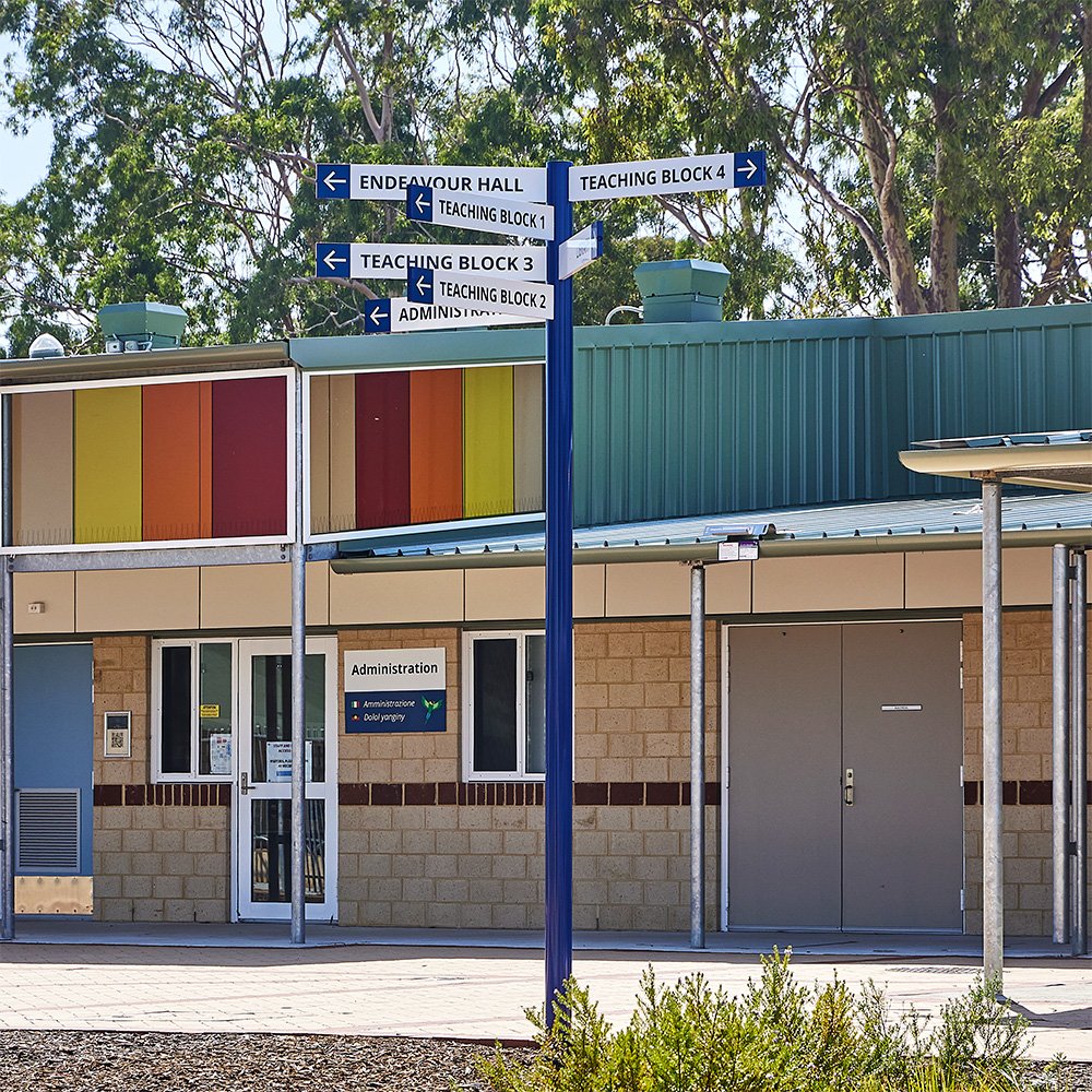 lesmurdie-primary-school-streetpole-directional-wayfinding-sign.jpg