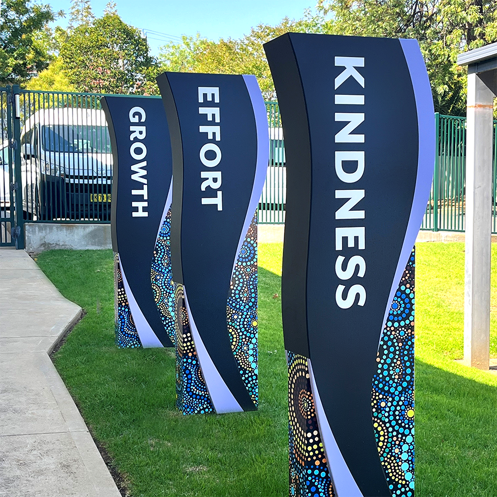 bidgee-school-indigenous-artwork-standard-totems.png