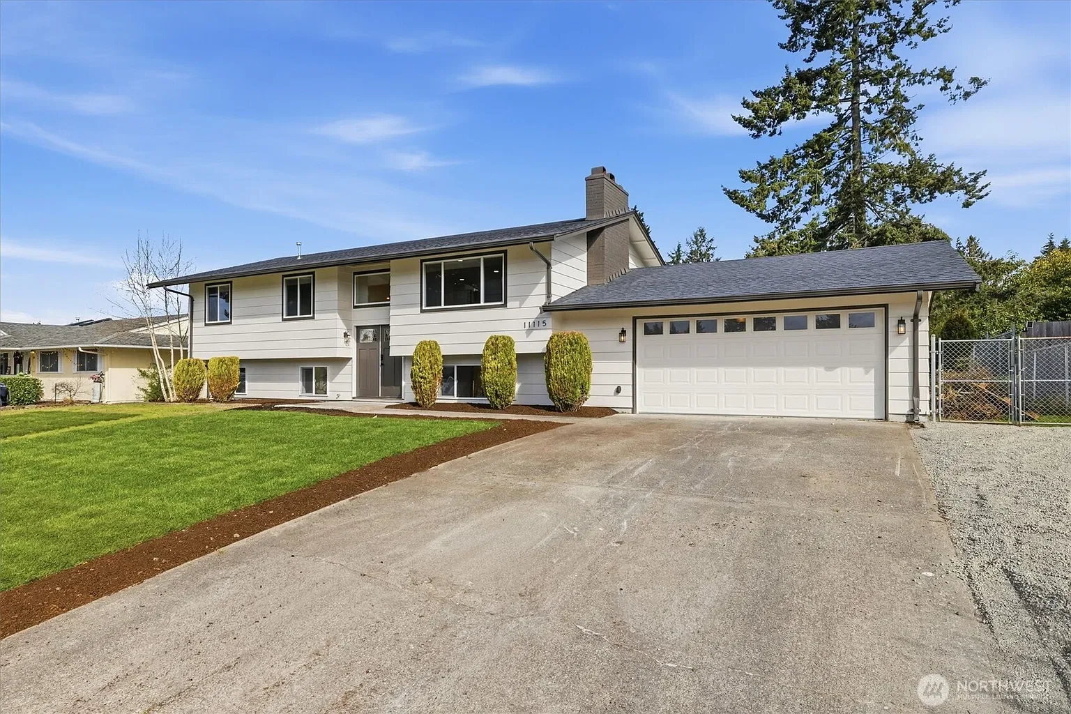 Recently Renovated — Tacoma / Steilacoom, WA

Washington Home Pro transformed this beautiful Arrowhead neighborhood property into a stunning 5-bedroom, 3-bathroom home featuring modern upgrades and spacious living areas. The renovation included a gor