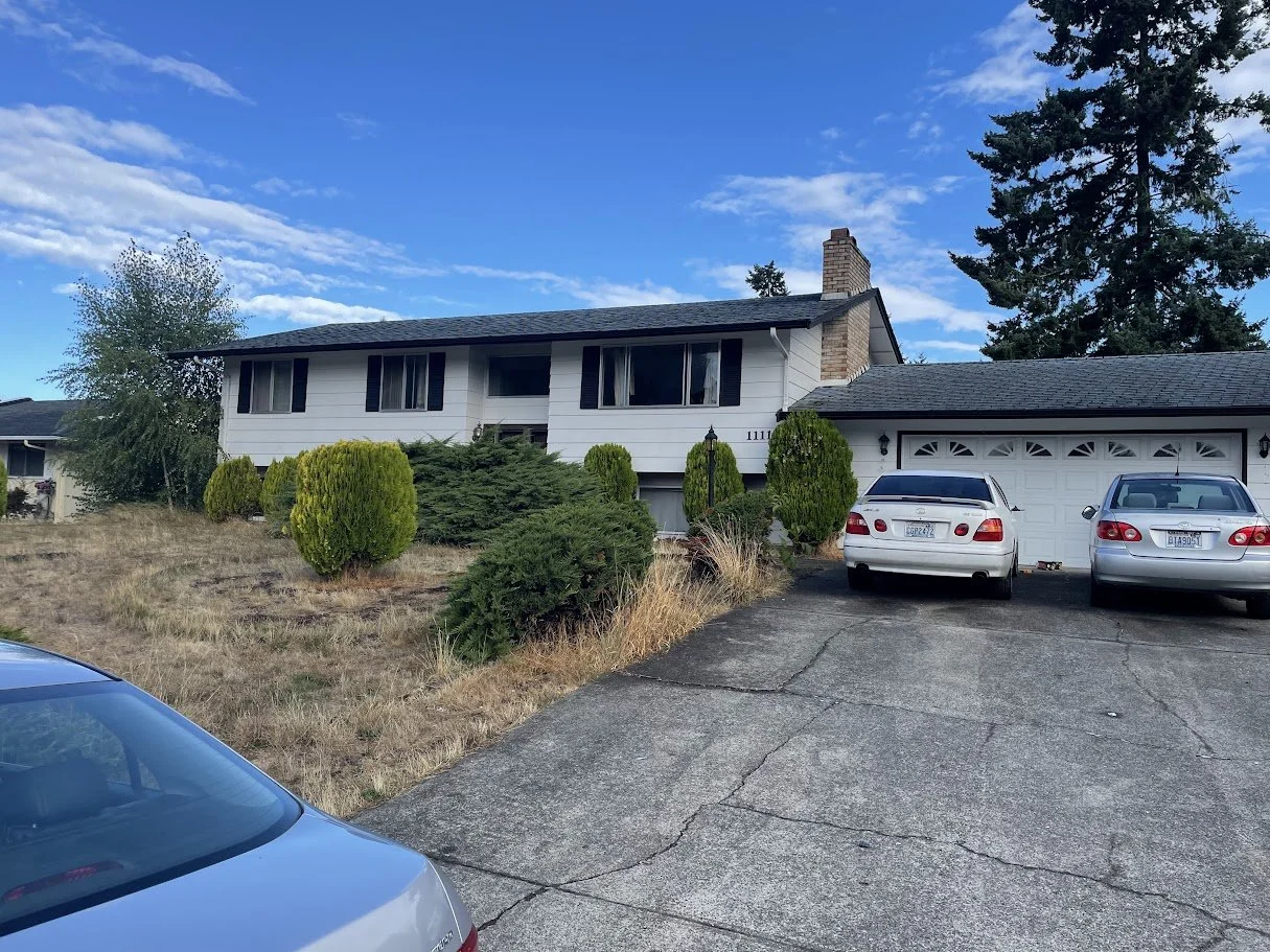 Before Renovation — Tacoma / Steilacoom, WA

When Washington Home Pro met this homeowner, she was facing an incredibly difficult situation. An older woman caring for her grandchildren, she was experiencing serious mobility challenges and relied on a 