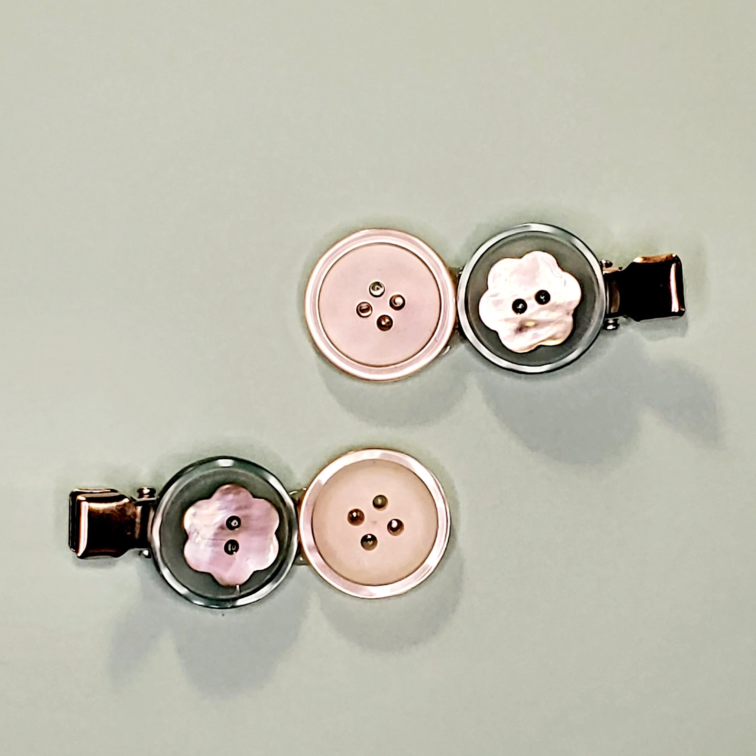 Pearly Flower Button Hairclips