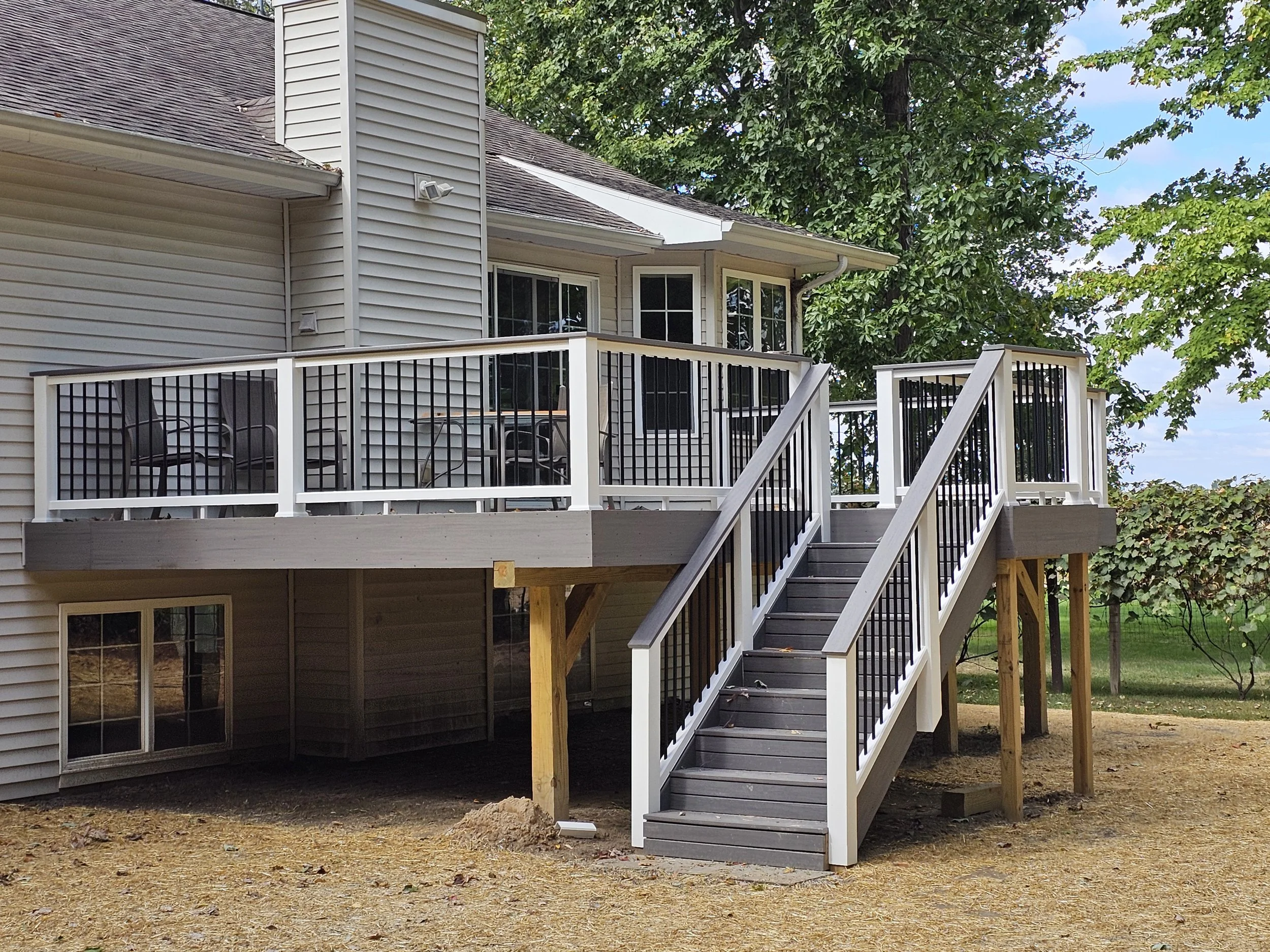 Deck replacement project done with the homeowner and Oakland Construction.