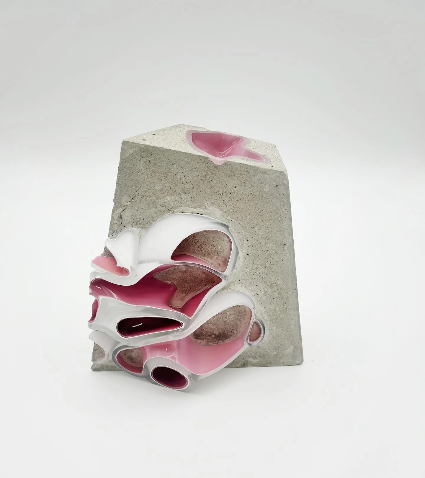 What remains will be remembered
2025
Blown and cut glass, concrete, ring
9 x 2.5 x 8 inches 
*
Design by Desire
CCS Center Galleries 
Opening: Friday Sept. 5, 4-8pm 
Exhibition Dates: Sept. 5 - Sept. 27
*
@ttmoross @house_of_raw