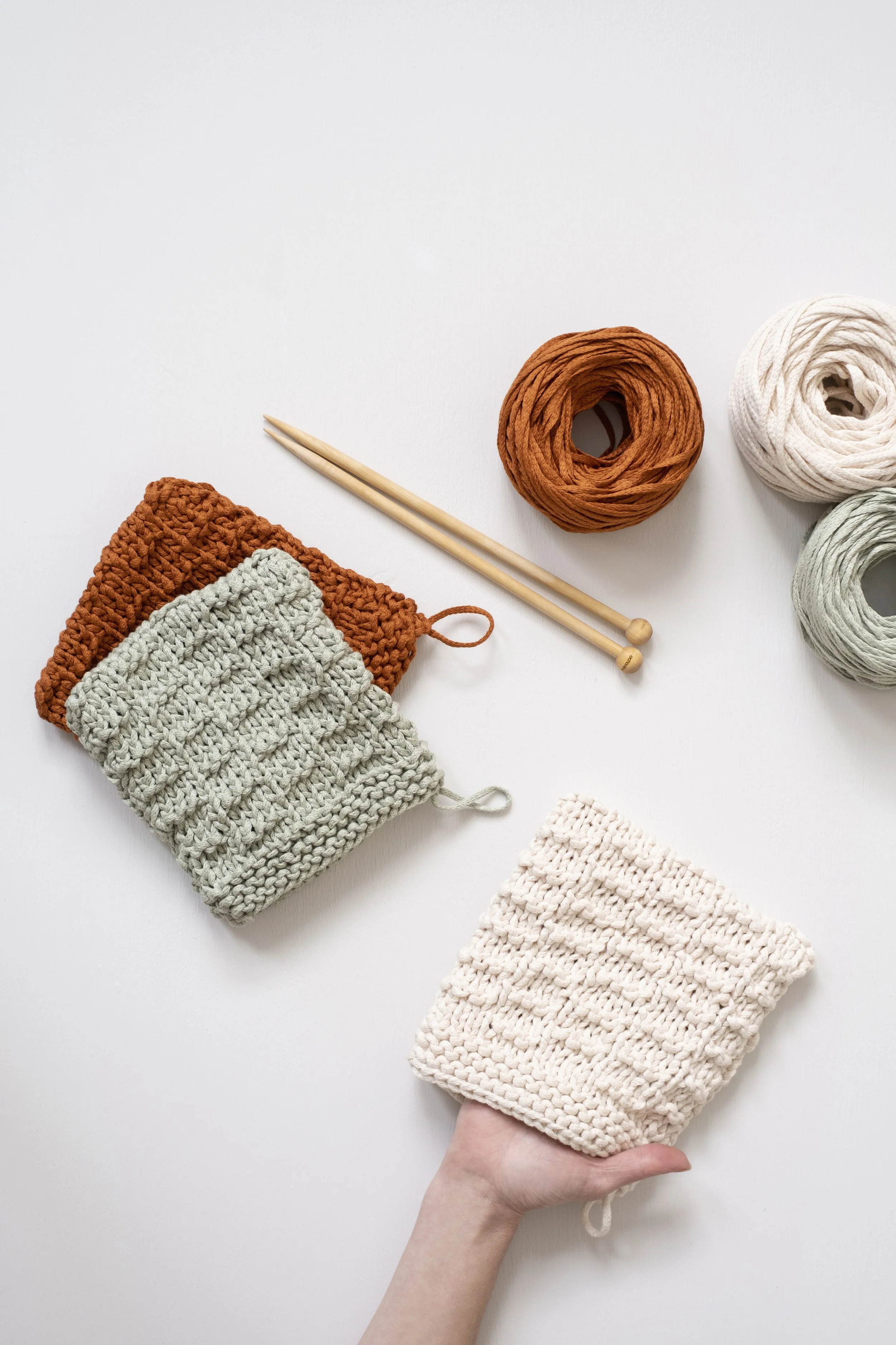 Shower scrubber knit kit lichen, terracotta 5.jpg