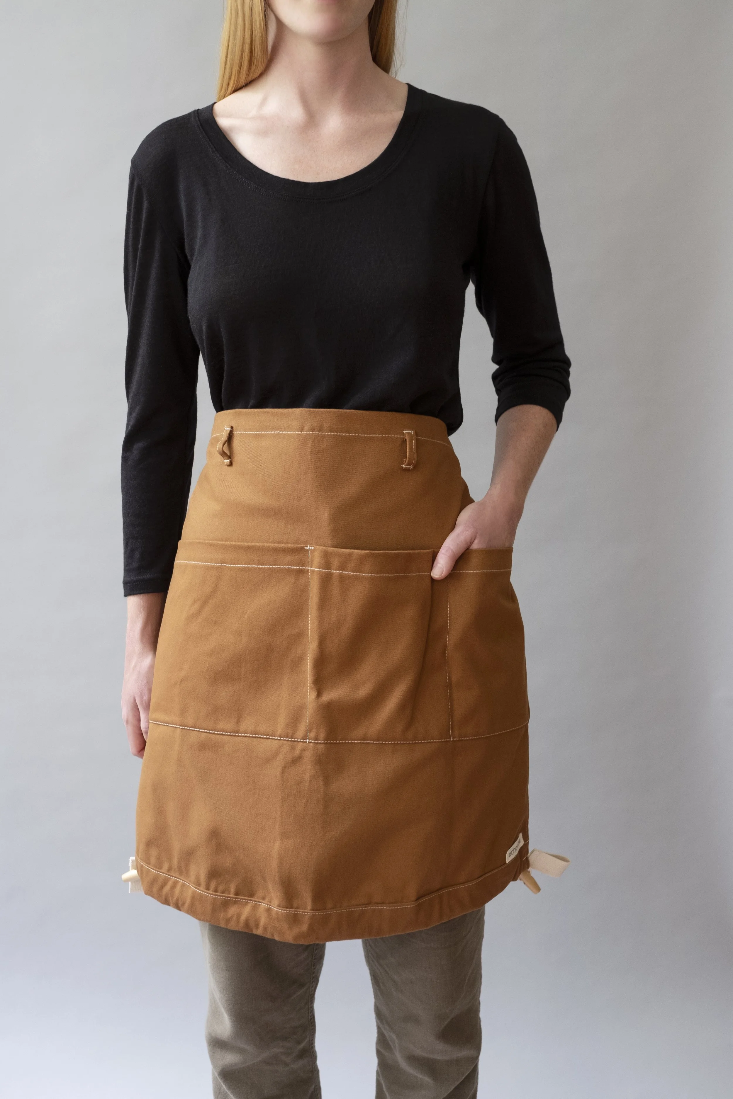 Garden apron model coyote model 5.jpg