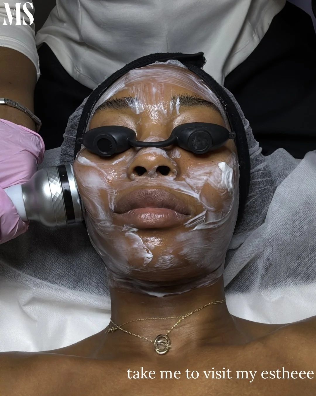My happy place💆&zwj;♀️

#skincare #facial #esthetician