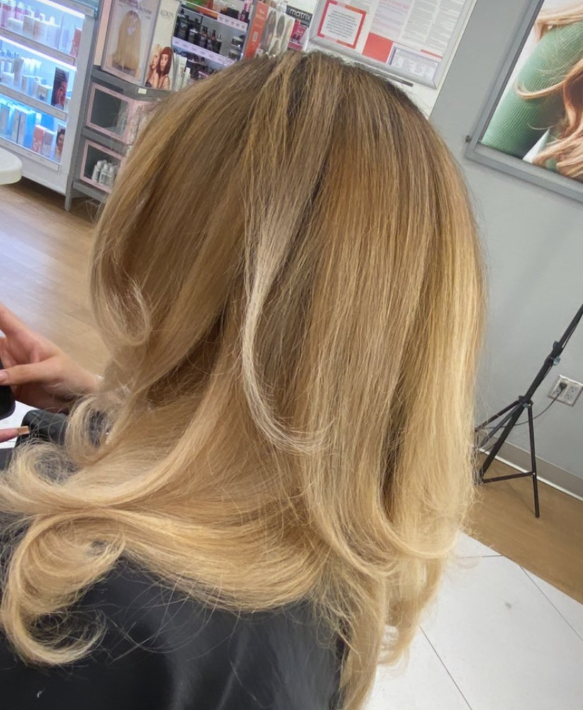 Style (Round Brush Blowout) 