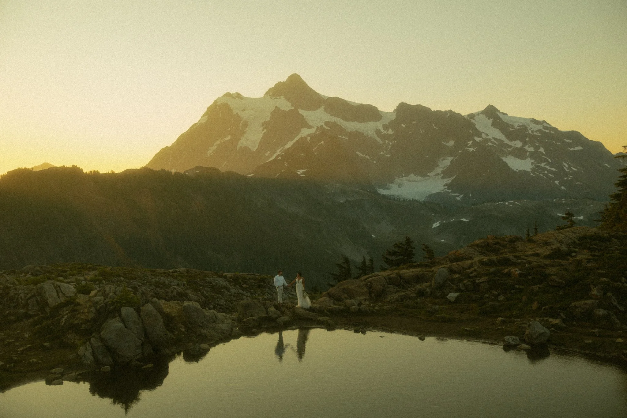 sunrise elopement in the North Cascades of Washington