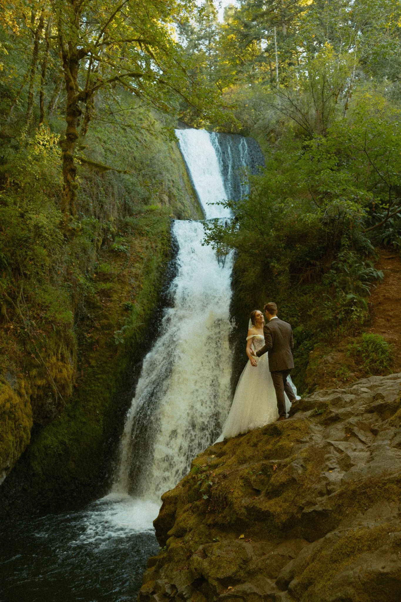 elopement couple at a waterfall in the Columbia River Gorge in Oregon