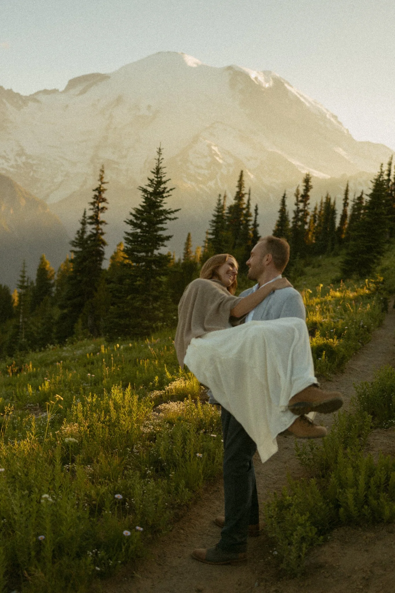 Mt-Rainier-National-Park-Elopement.jpg