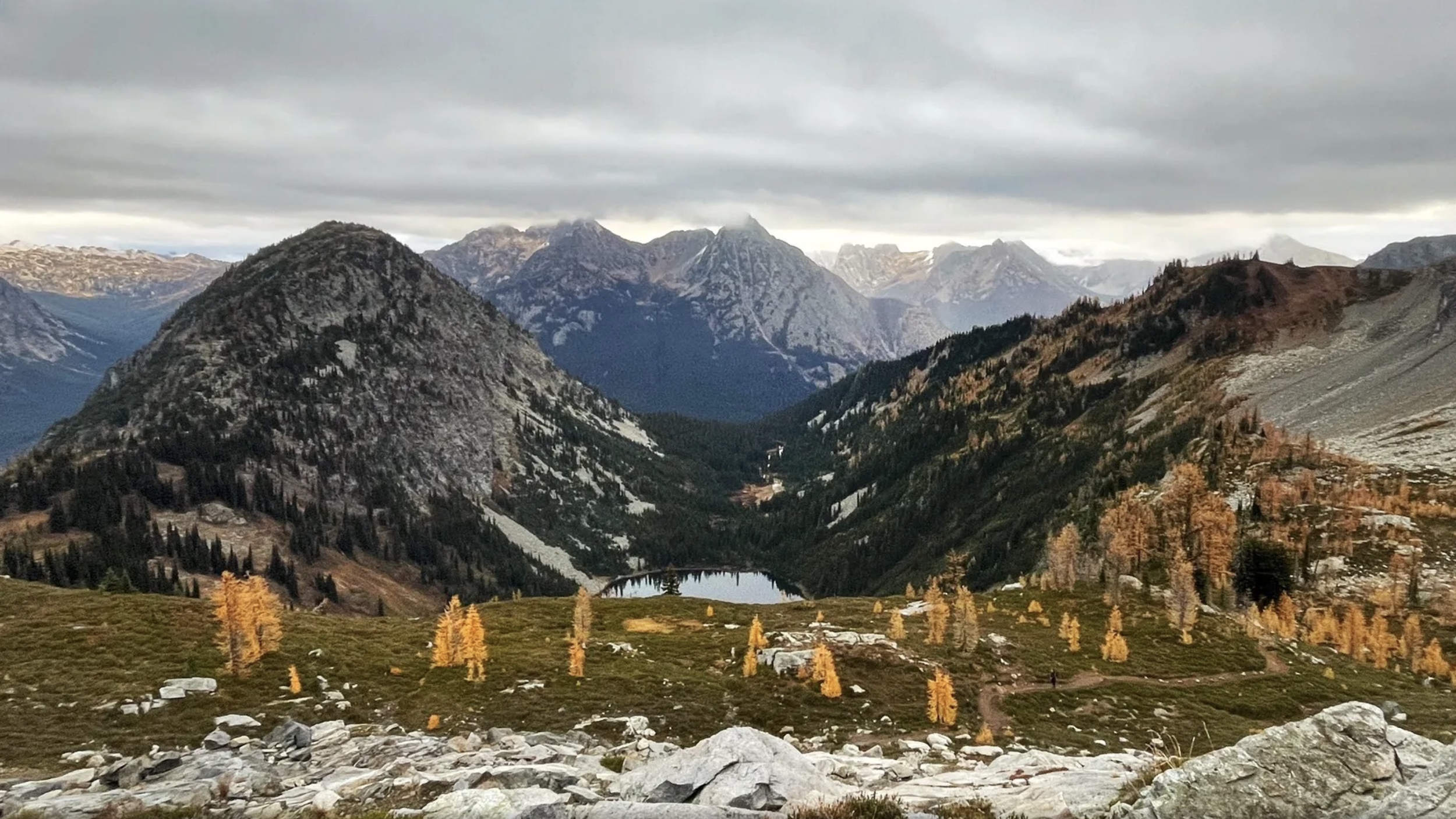 heather-maple pass loop in north cascades