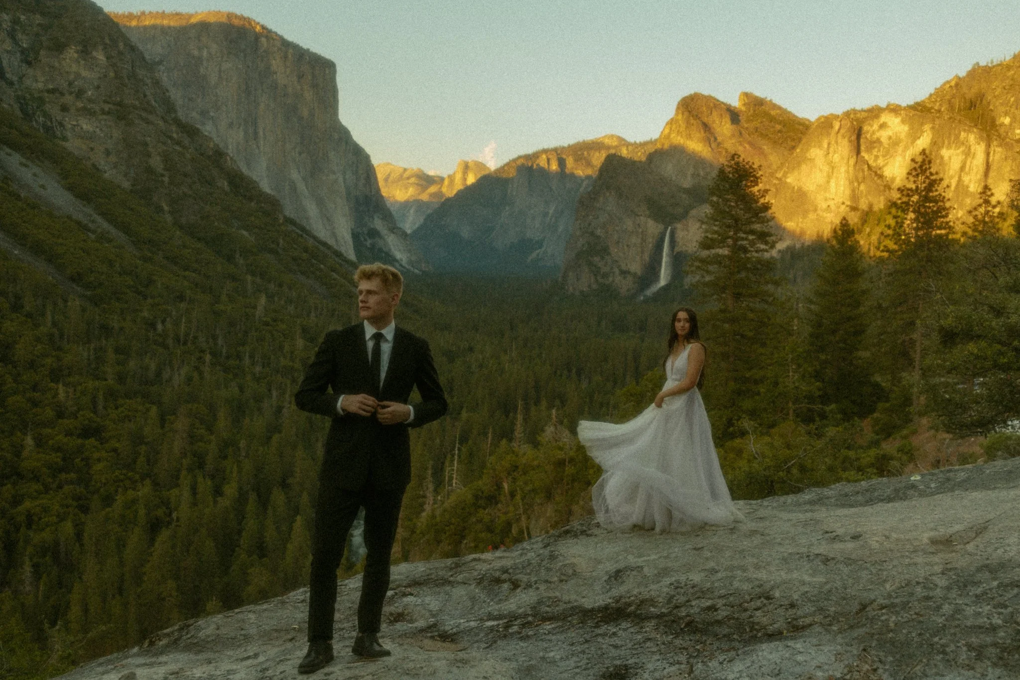 elopement couple in Yosemite National Park