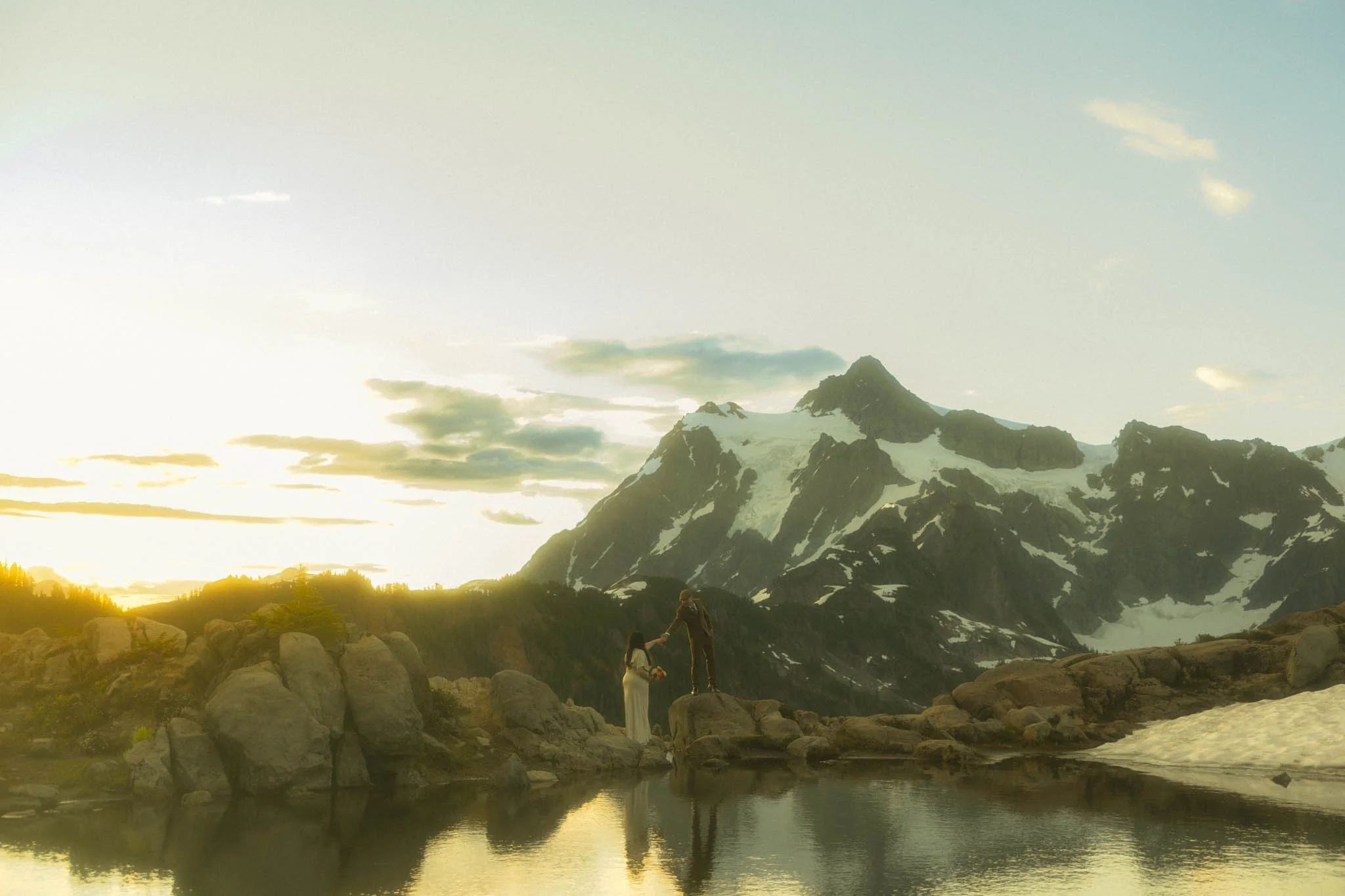 a sunrise elopement at Artist Point in the North Cascades