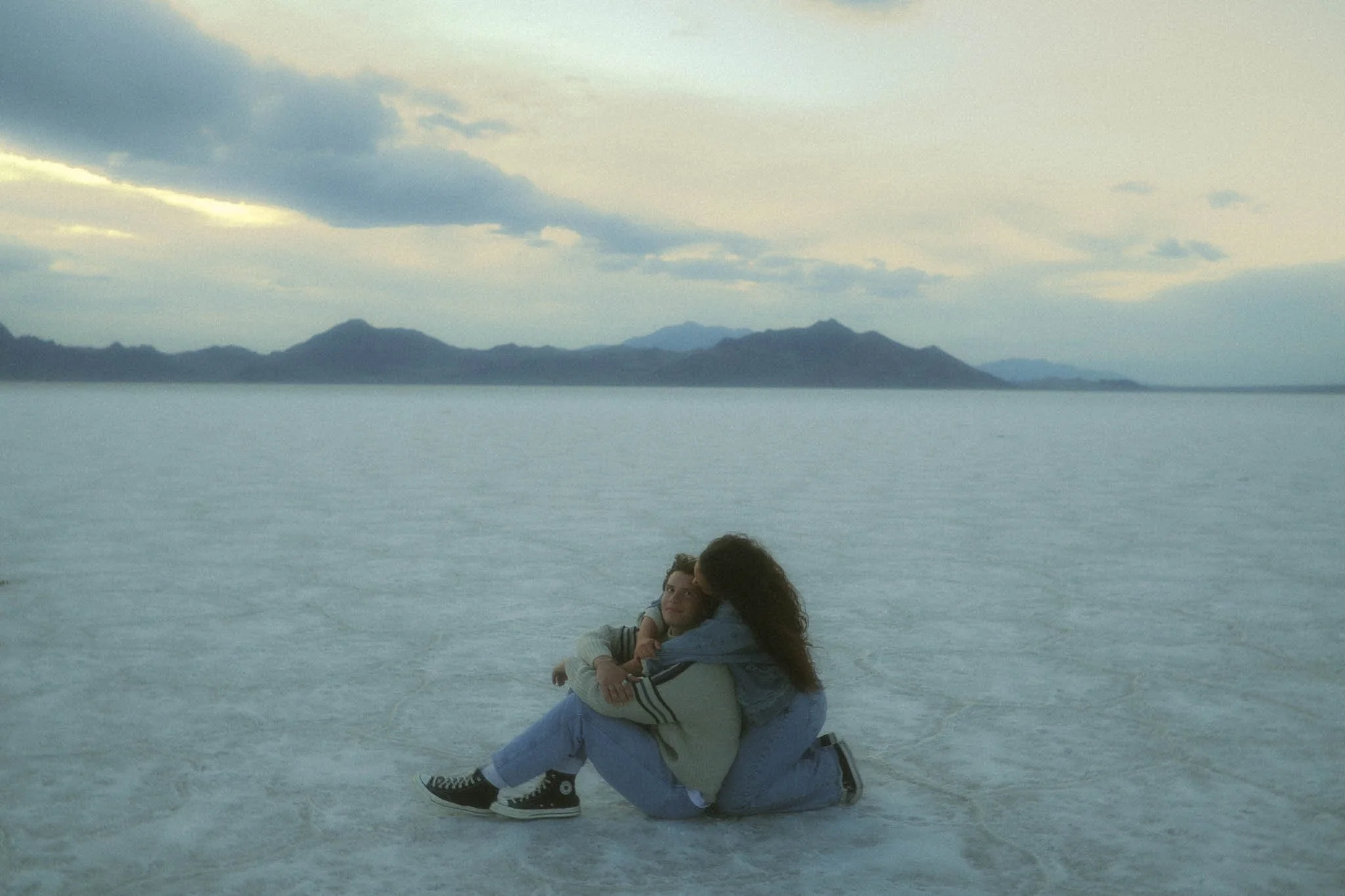 couple session on the Bonneville Salt Flats in Utah