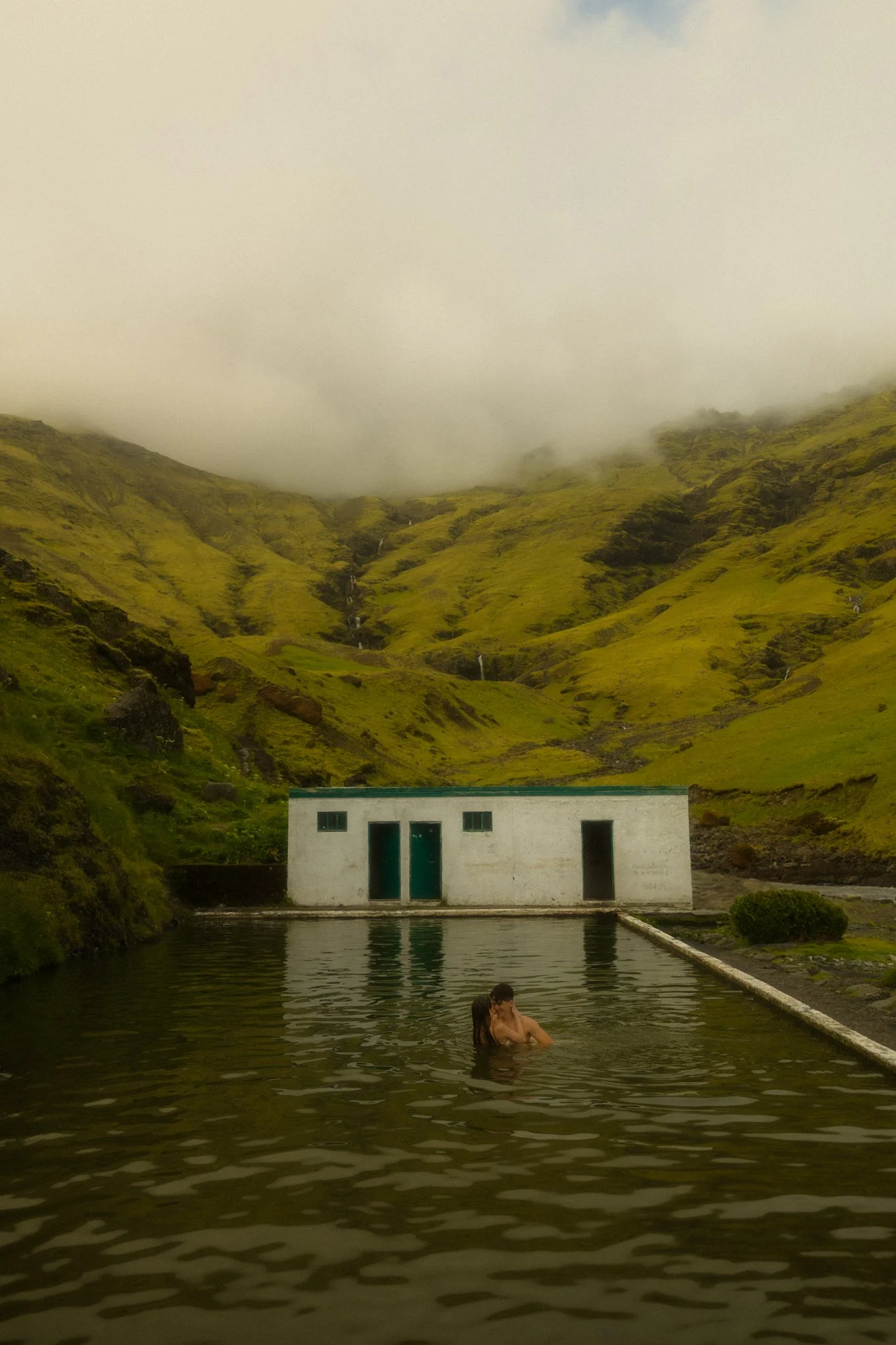  a couple eloping along the south shore of Iceland 